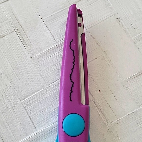 Provo Craft Lot of 6 Different Crafting Scissors with 6 Different Patterns - Picture 6 of 11